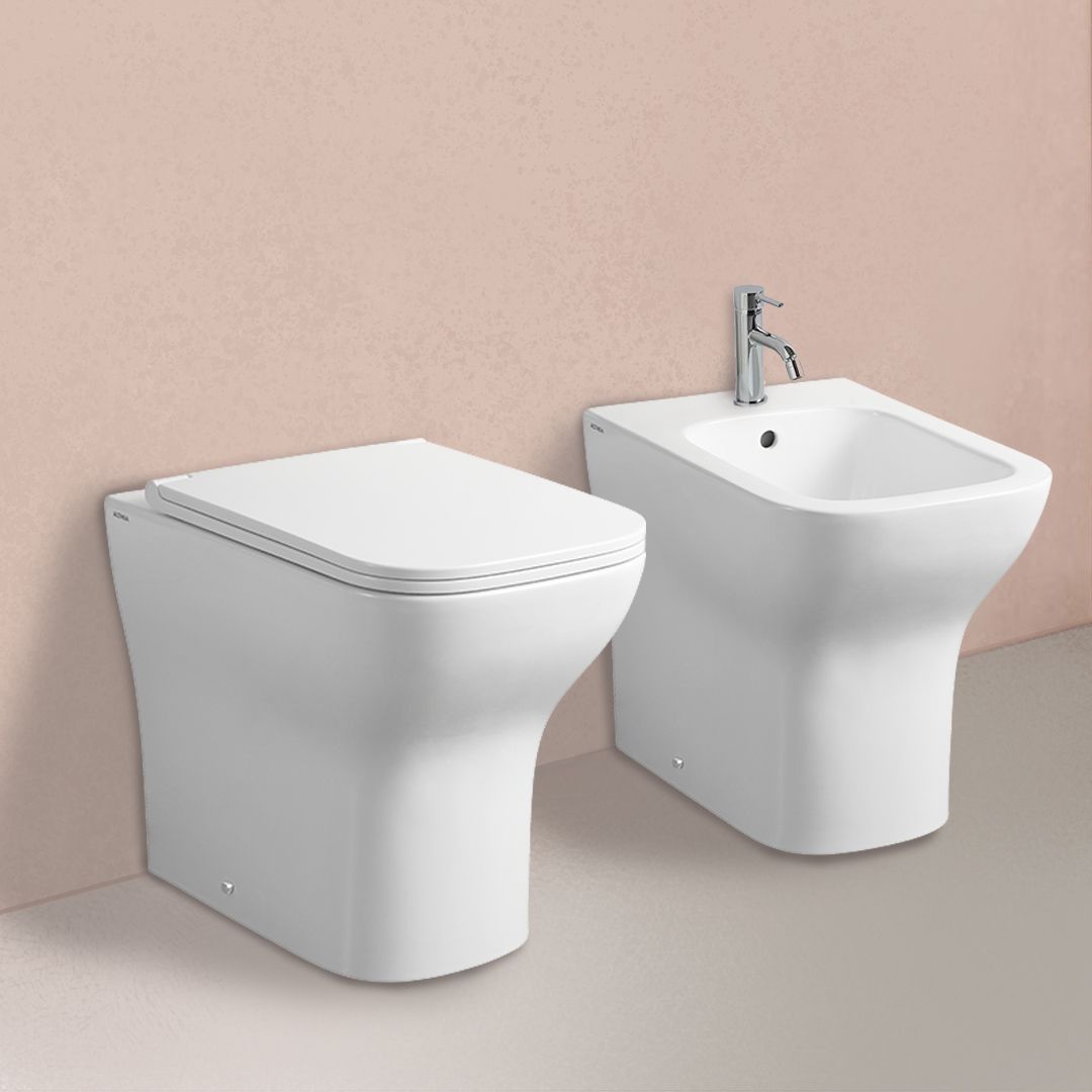 Pár splachovacích sanitárnych zariadení